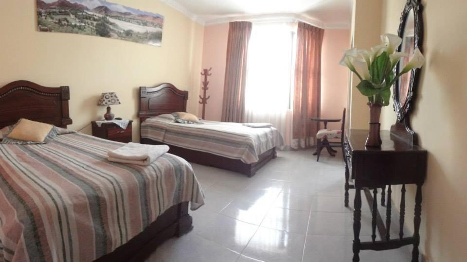 Hotel La Torre توبيزا المظهر الخارجي الصورة